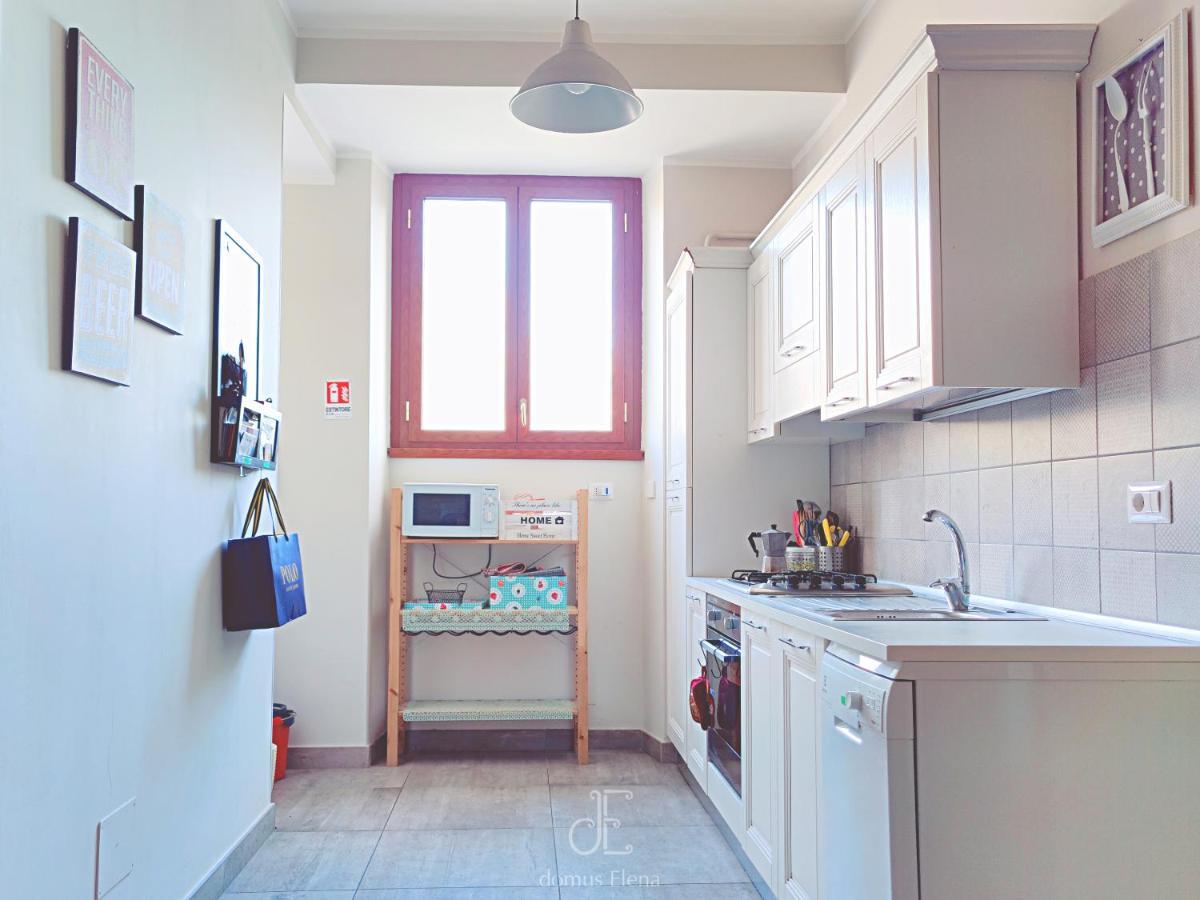 Domus Elena Apartment Рим Екстер'єр фото
